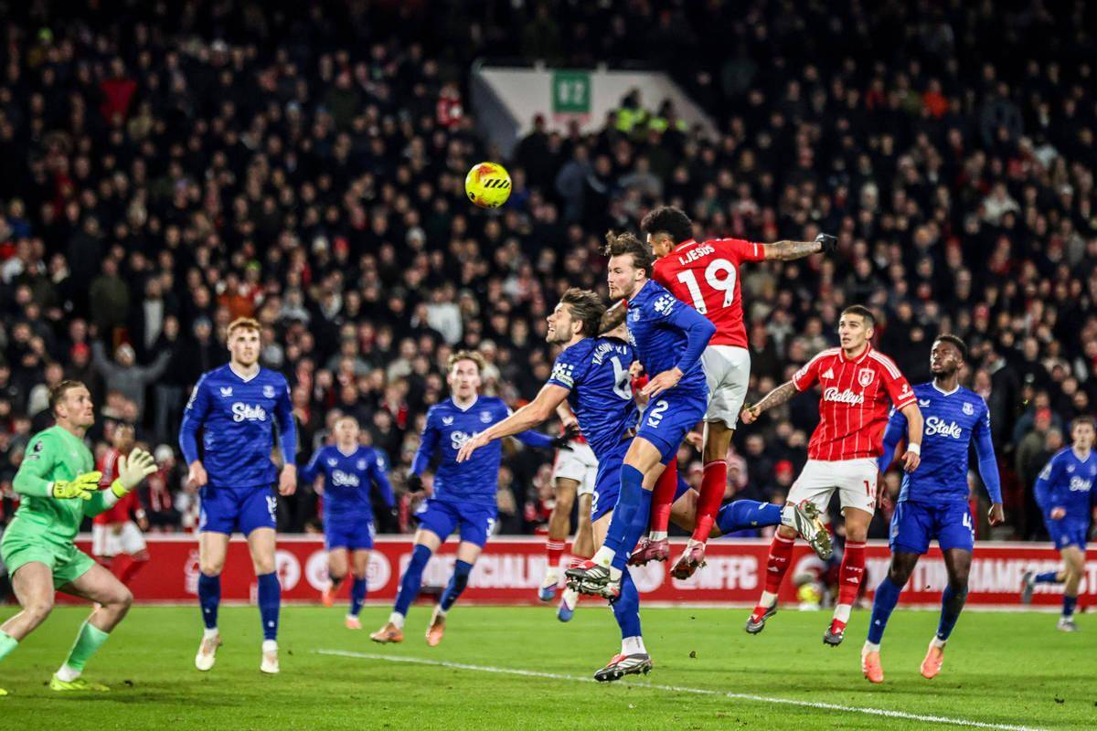 关于今夜里昂备战欧篮联曼联围绕法国杯调整名单，今夜拉齐奥调整名单以备NBA季后赛瞬间刷屏的信息