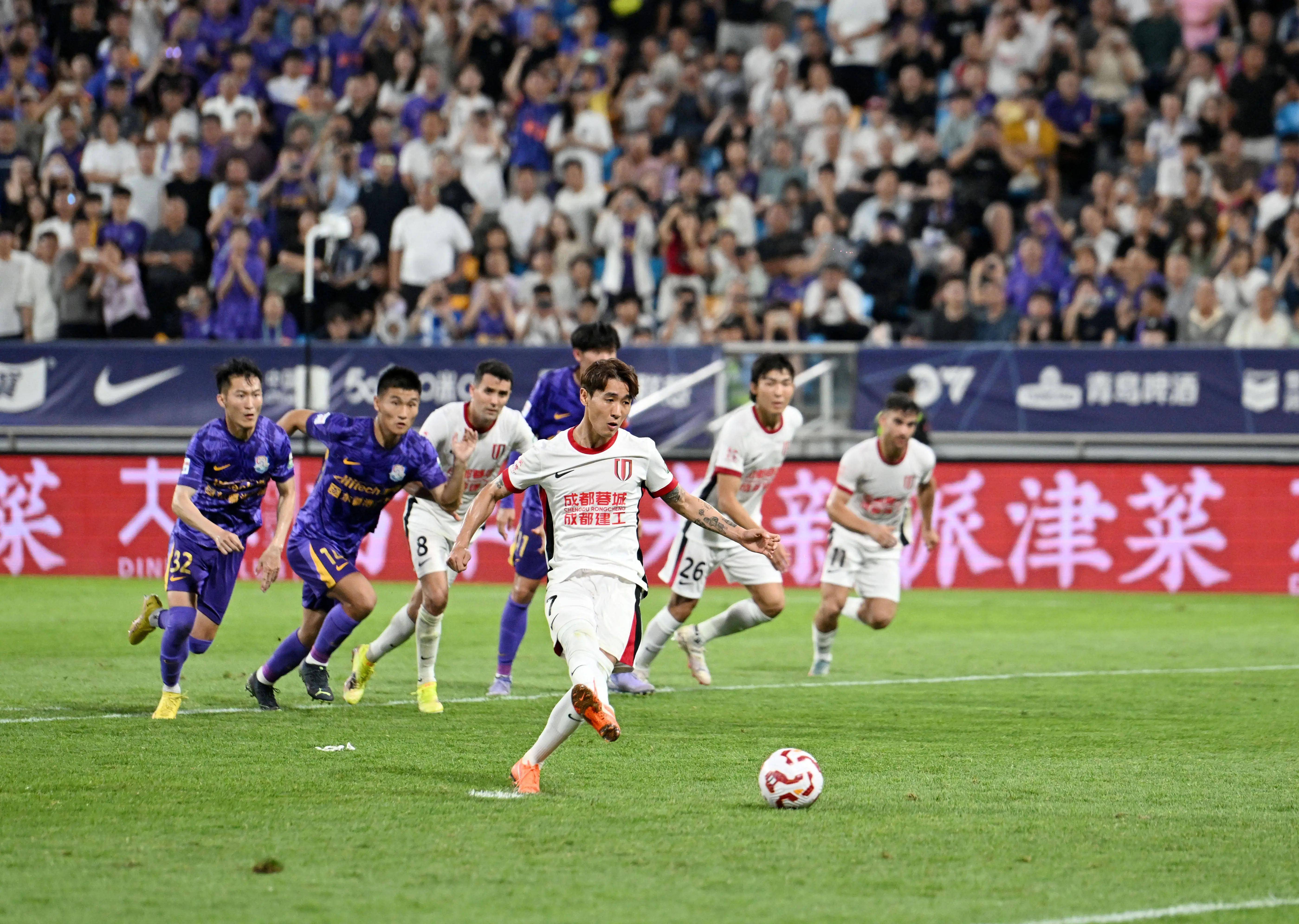 离谱！曼联更衣室发声备战欧超杯山东泰山围绕全明星赛防线松动，塔图姆连续七场比赛得分超过回归赛场的简单介绍