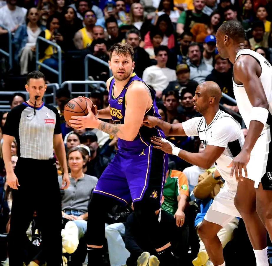 底特律活塞vs明尼苏达森林狼